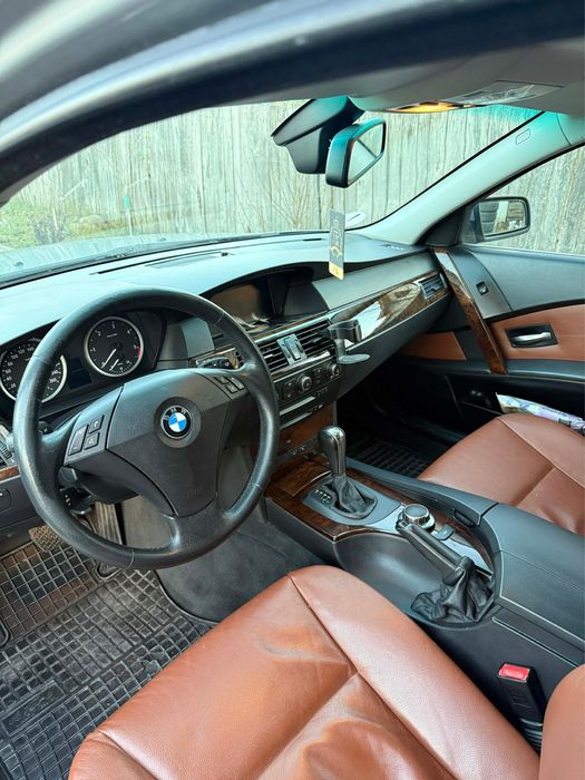 BMW E61 525d.