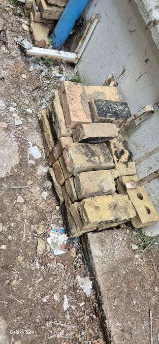 Продава се тухли