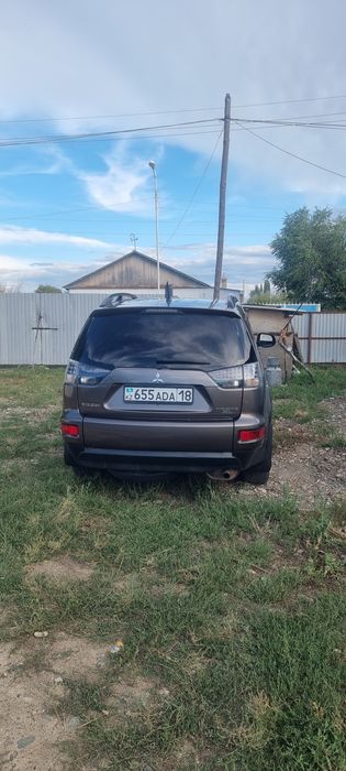 Митсубиси оутландер