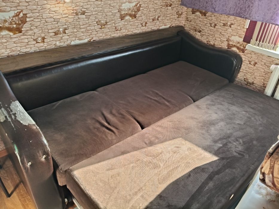 Диван 3×1 спальный и диван и стол