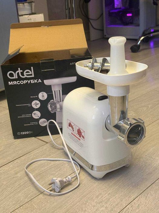 Мясорубка Artel ART-MG-5001, 1300 Вт