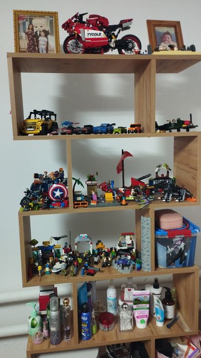 Здравствуйте продаю коллекционное Лего издание