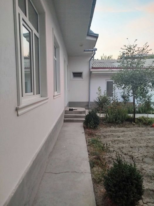 Сотилади Чилонзор мевазор 6 сот 9 хона фаса 20 метр нархи 275000 у.е