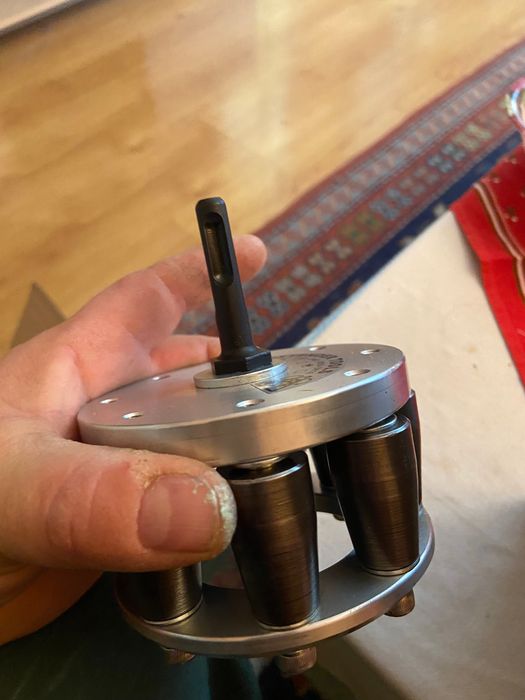 Чисто нов разширител на водосточна тръба Ф100