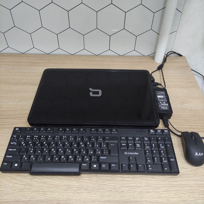 Ноутбук с ИГРАМИ Microsoft Office и WiFi