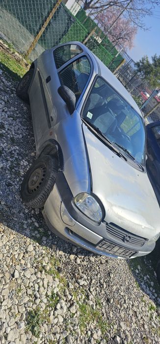 Опел корса 1.2 за части