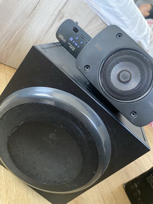 Subwoofer logitech Z906