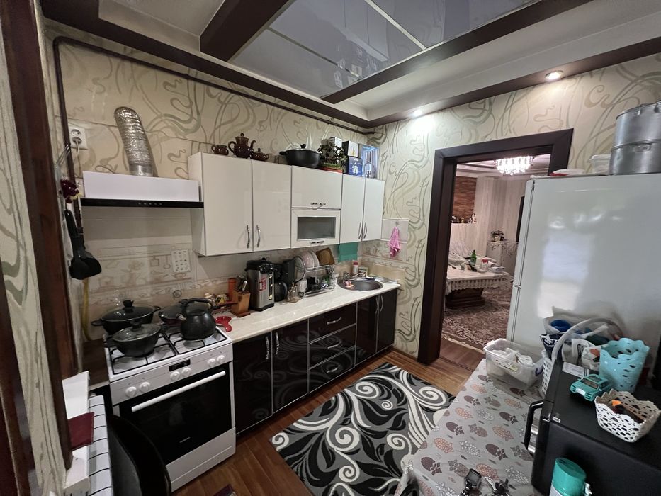 Продам свою 4х комнатную + большой холл квартиру