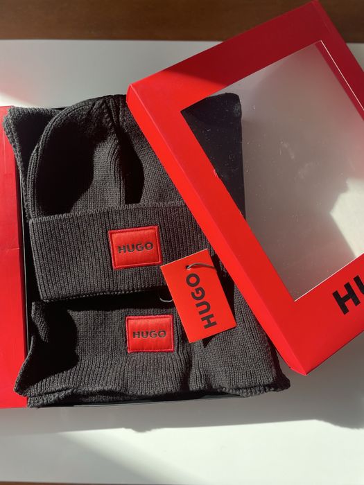 Мъжки подаръчен комплект в кутия шапка и шал