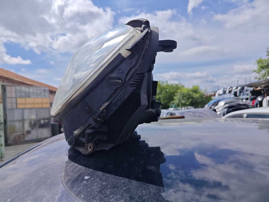 Обикновенни Фарове с крушка Mercedes W204 C class Facelift фар