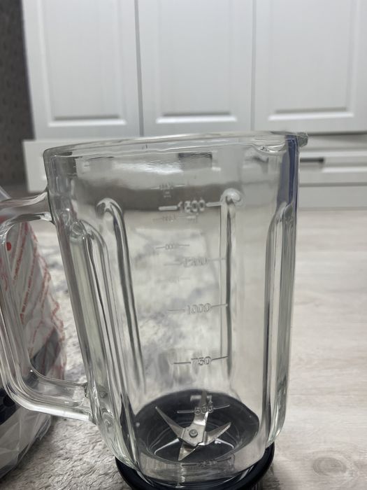 Продам новый полноценный блендер