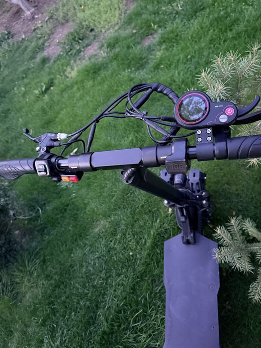 Срочно продам электросамокат