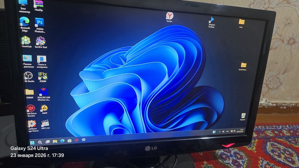 Продаётся монитор 23 дюймов