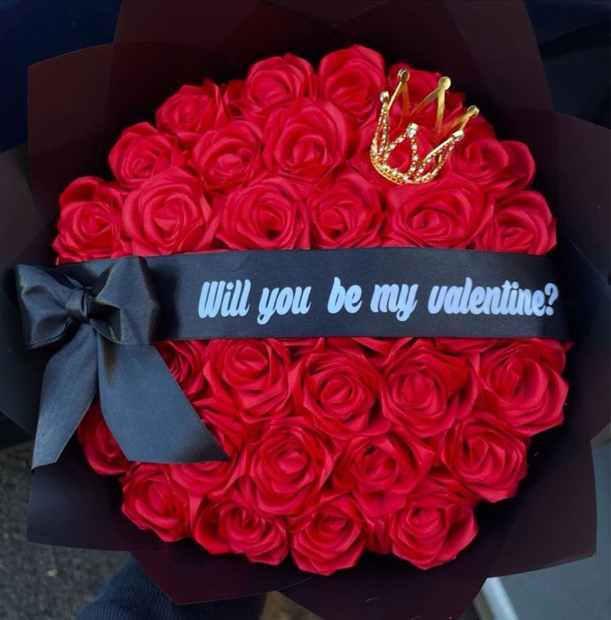 Buchete de trandafiri din satin