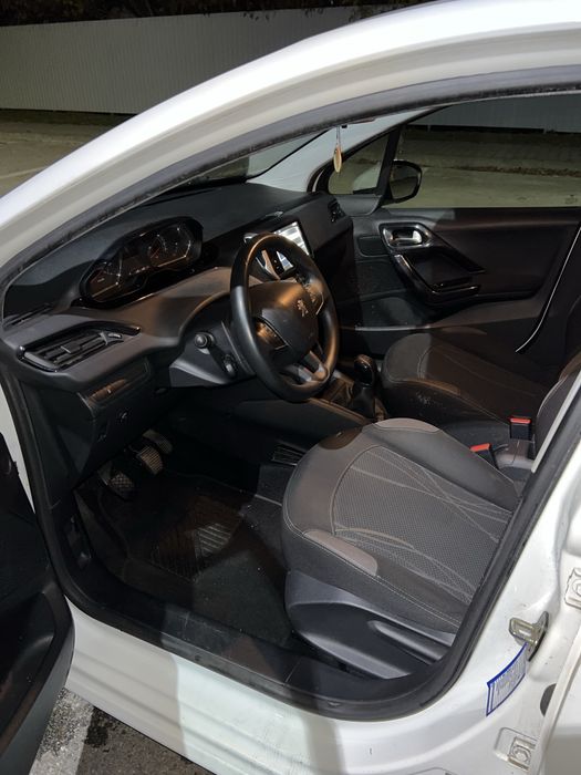 PEUGEOT 208 2014 — imagine 3