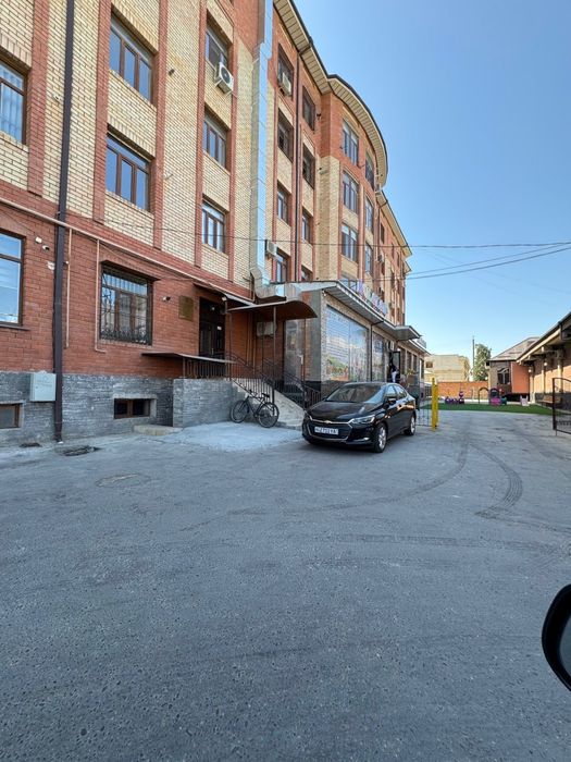 Сдаётся 1 ком квартира со всеми удобствами в центре города Бухары .