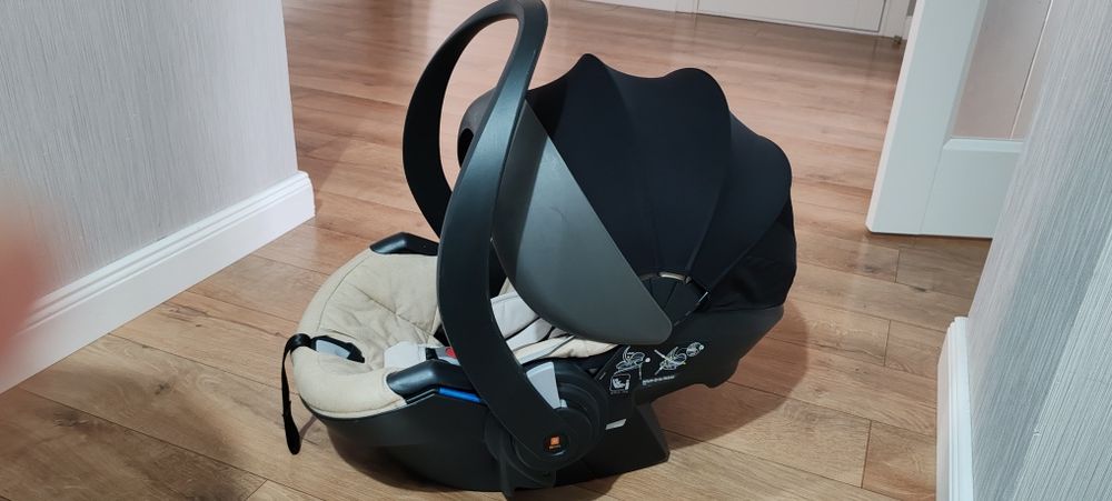Продам автолюльку Stokke