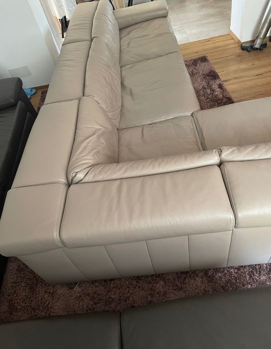 Colțar de piele întreținut foarte bine lungimea 3.10 Lățimea 2,05