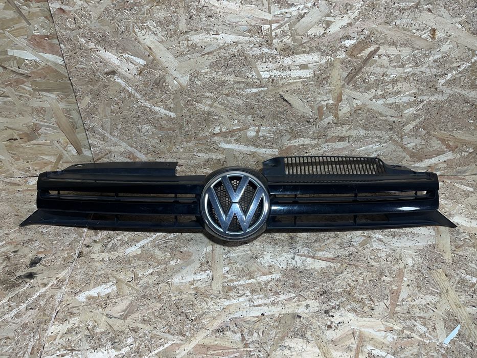 Grila centrala Volkswagen Golf 6 cod: 5K0.853.653