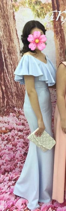 Продаем шикарное голубое платье в пол