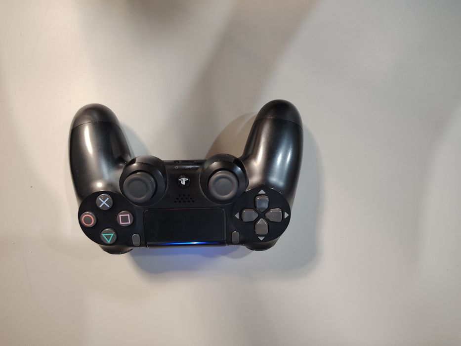 Продам полностью рабочий DualShock 4