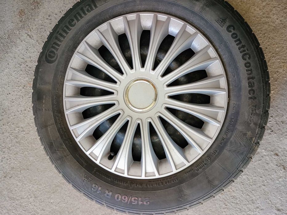 Гуми зимни 215/60 R16 със джанти