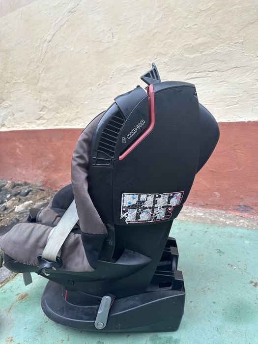 Scaun de  masină utilizat in stare bună , aspect plăcut