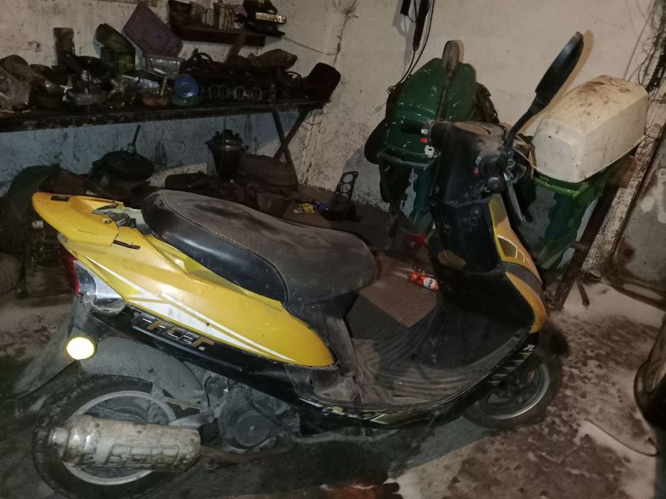 Продам срочно скутер
