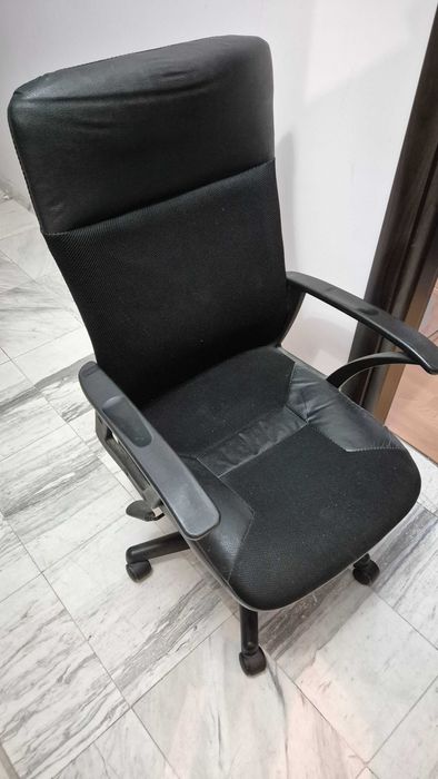 Директорски стол