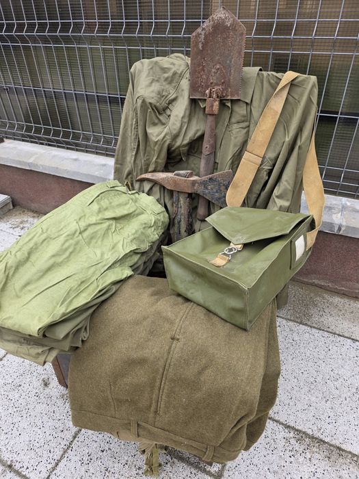 Îmbrăcăminte și obiecte militare