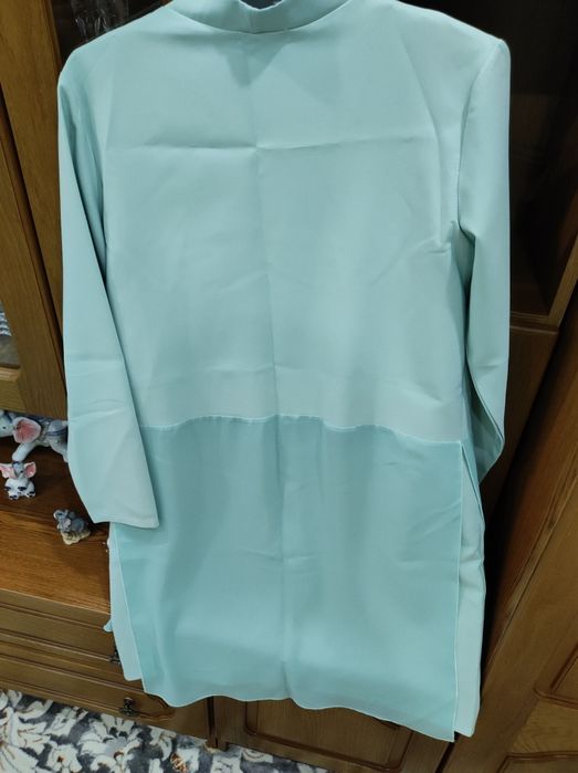 Продам платье с накидкой