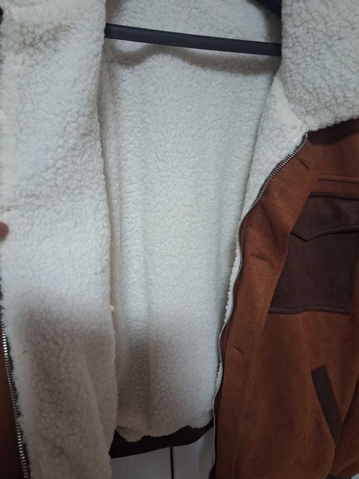 Продавам мъжко яке,чисто ново