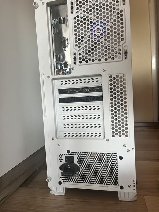 Pc gaming AMD RYZEN 5 5500 , RX 5500 8 GB , 16 GB DDR4, 1 TB, RGB