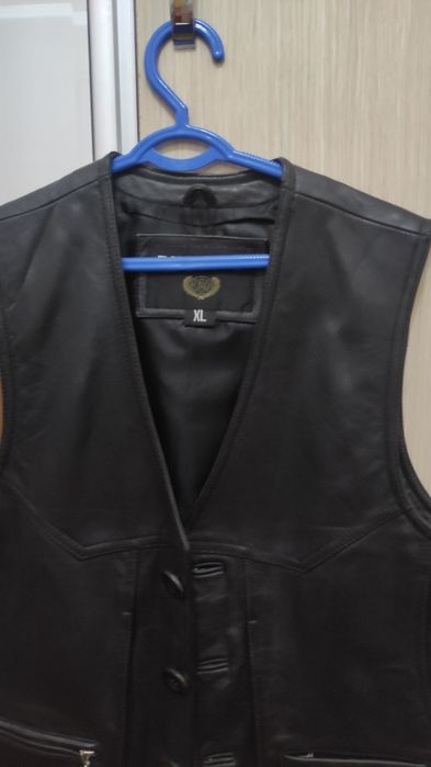 Жилет кожаный мужской