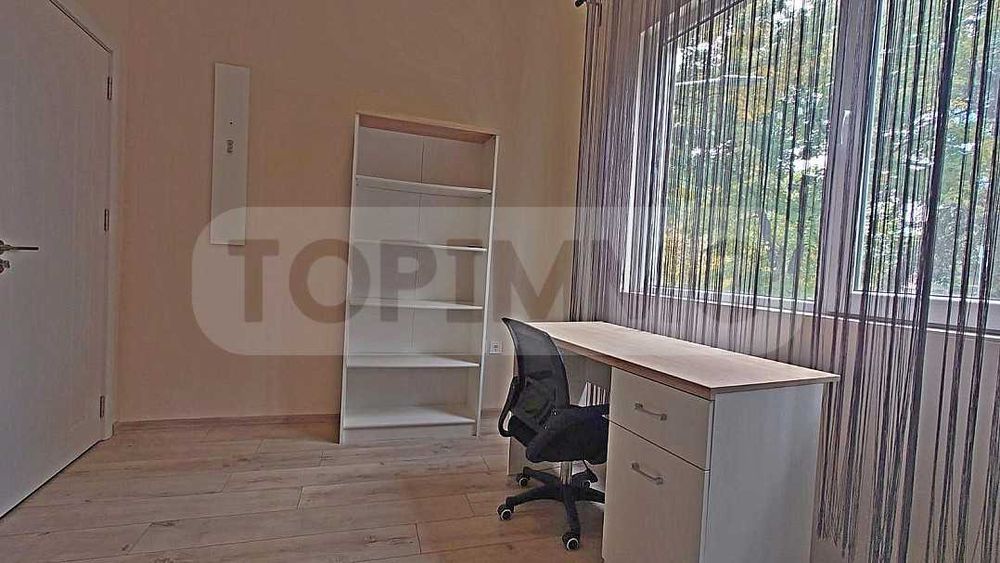 Дава се под наем Четиристаен апартамент в Варна, Център - 140 кв.м за 800 € - Снимка #11