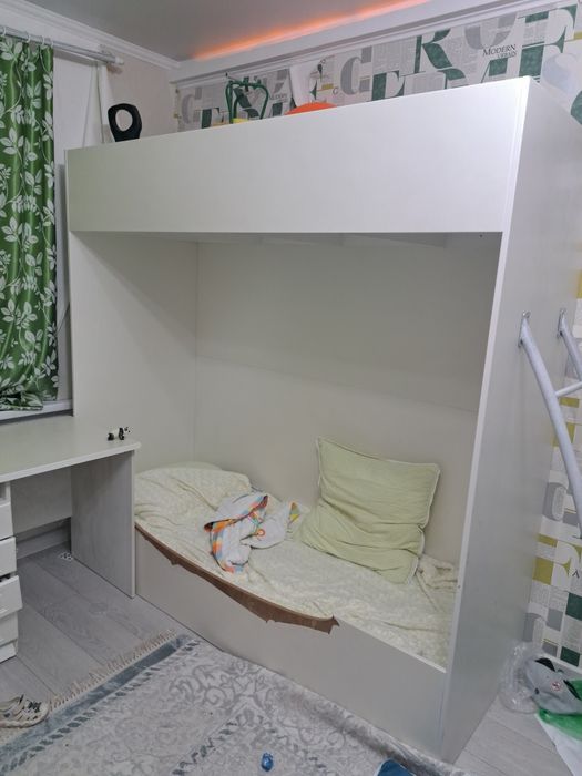 Двухъярусная кровать