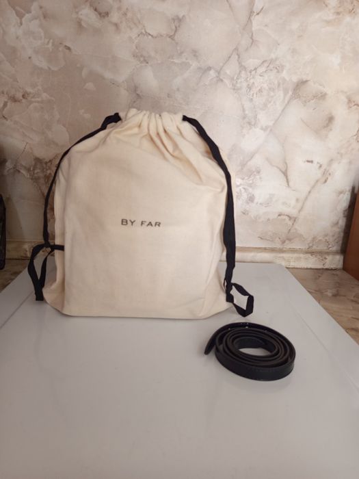 Нова дамска чанта by far