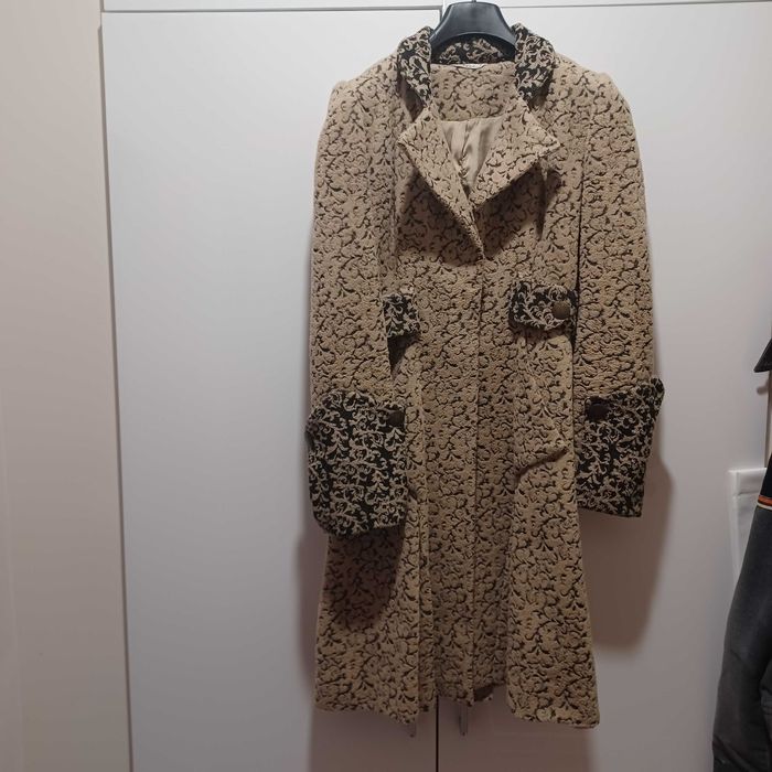 Палто в бежово Дамско