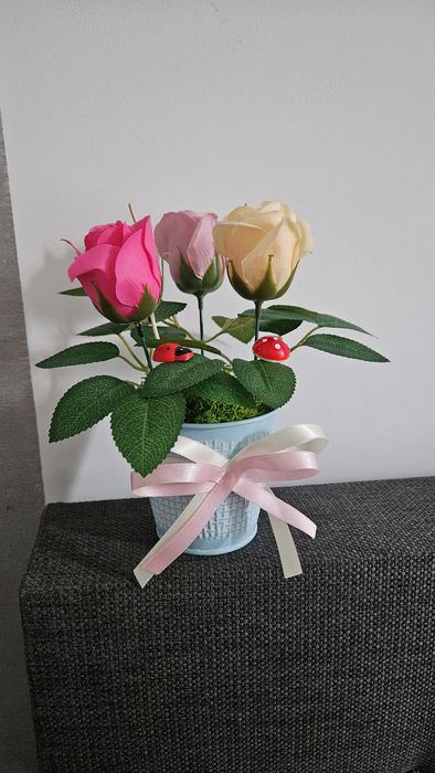 Рози със скандинавски мъх за всеки повод