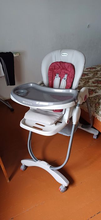 Продаётся детский стульчик для кормления.