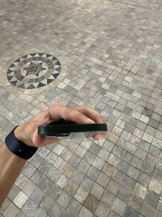 Iphone 13 green