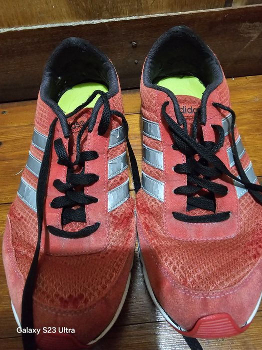 Продавам маратонки адидас