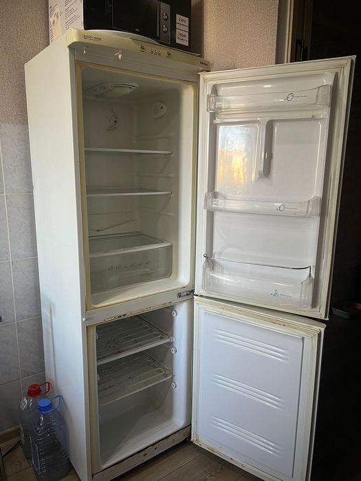 Продам холодильник