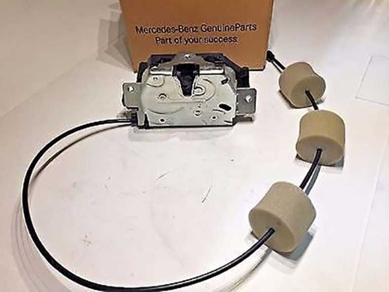 Ремонт на брава на багажник за ML164, GL164,  W251,  W211 Комби