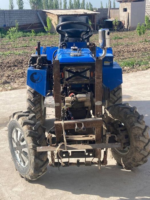 Трактор сотилади