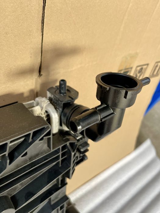 Диффузор и радиатором на Camry 80 Камри 80