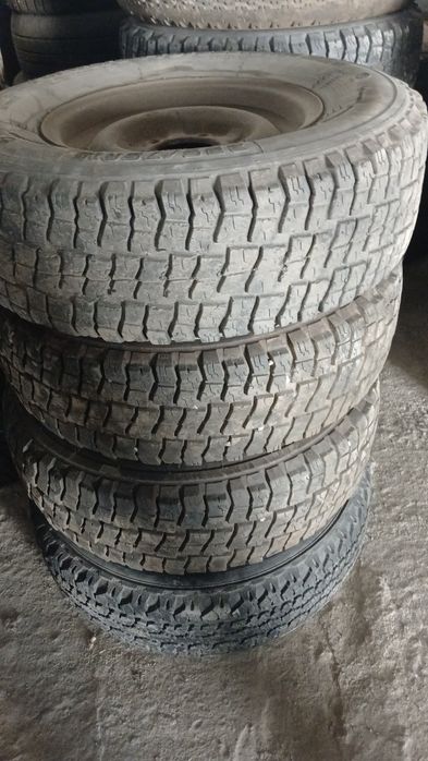 Шины на уазик форвард с диской сост отл размер 235/75/15