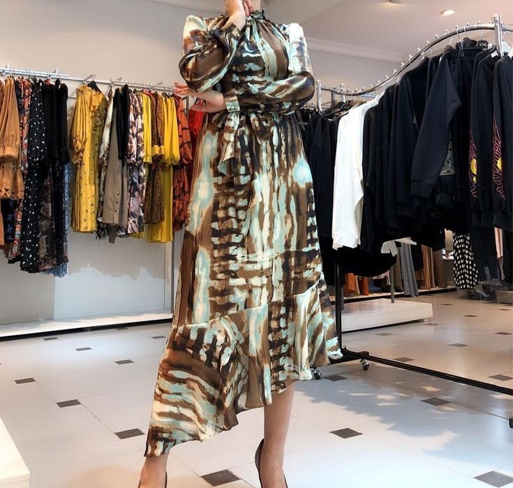 Нарядное платье .