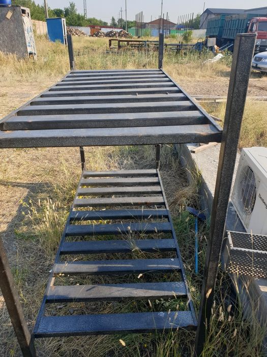 Кровать двухъярусная
