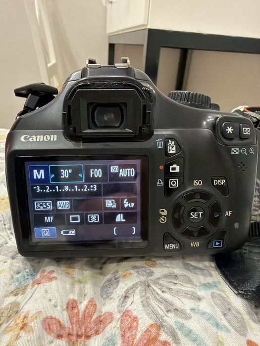Продаю canon eos 1100d без коробки